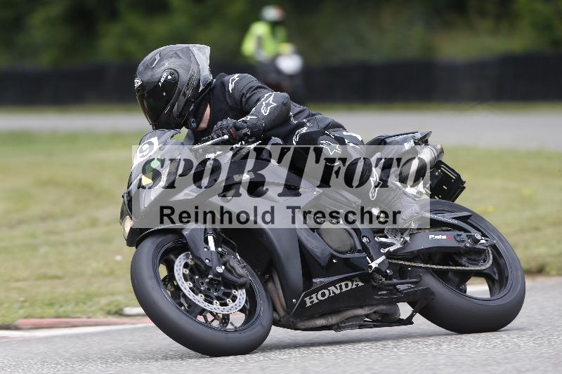 /23 07.06.2025 TZ Motorsport ADR/39